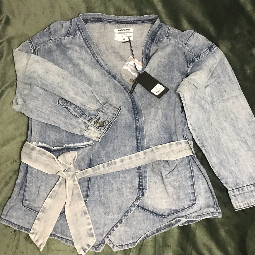 One X One Teaspoon Blue Bloss Denim Wrap Shirt / Jacket Size Medium 20381 washed